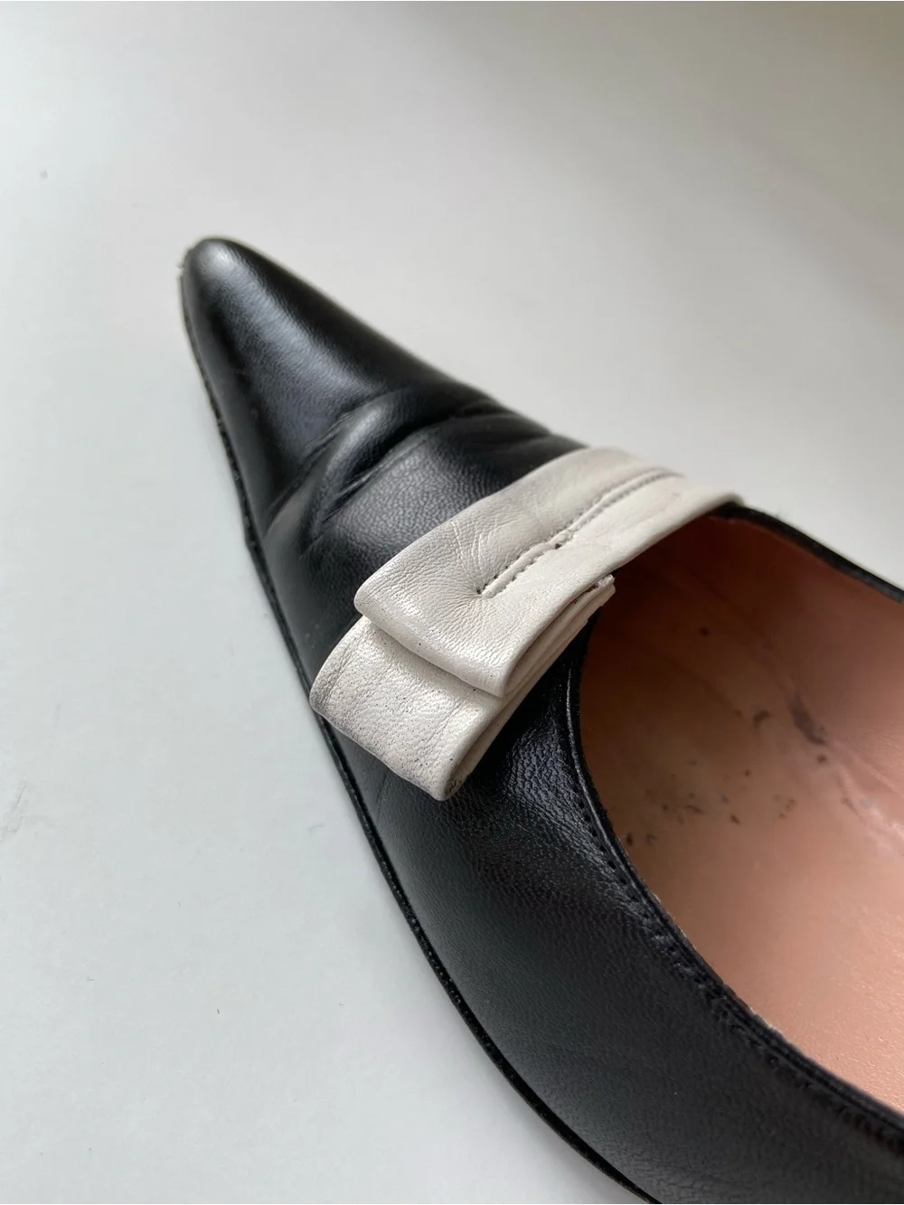 Vintage David Black and White Leather Pointed-Toe Pumps